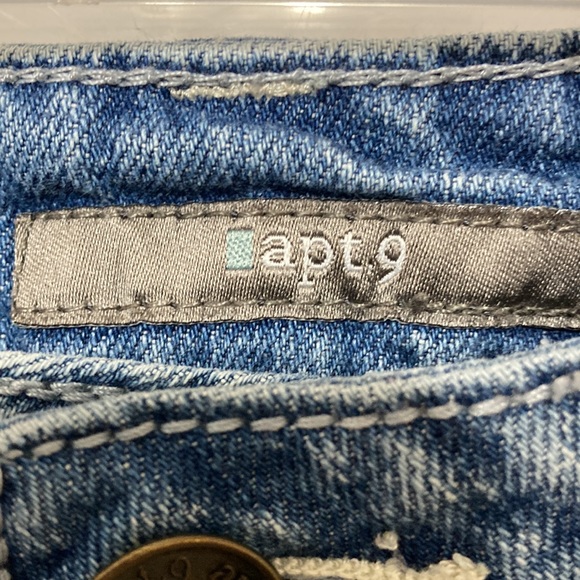 Apt 9 Distressed Jean shorts size 10 - Picture 4 of 10